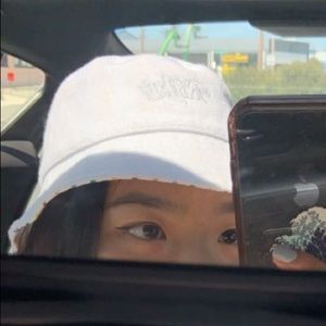 Meet your Posher, Vy